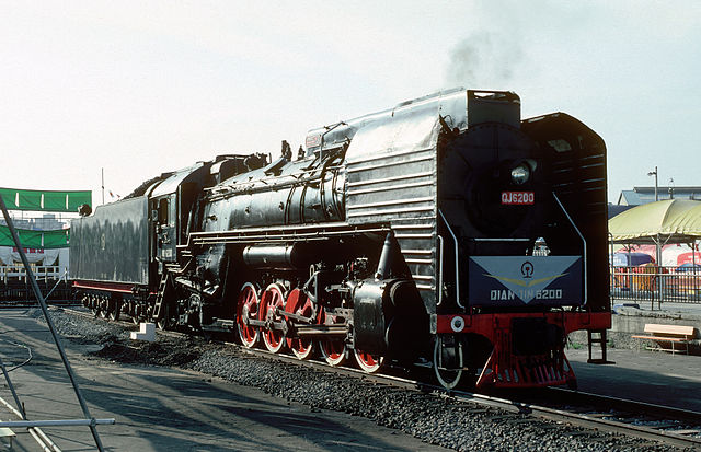 640px-China_Railways_QJ_6200(2).jpg