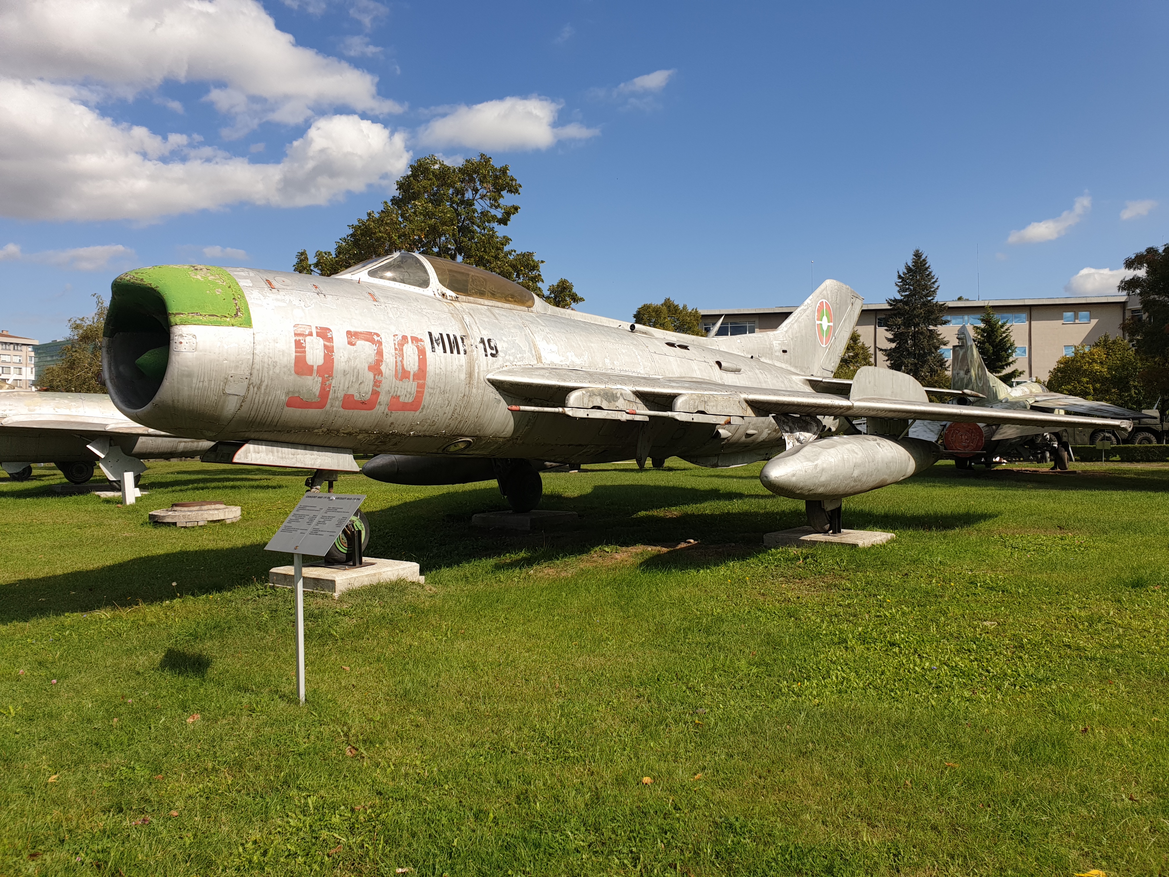 MiG-19PM_BG.jpg